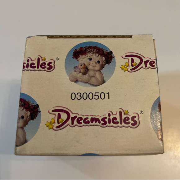 2/$30 Dreamsicles 1998 DC021 Angel Cherub High Tea Collectible Mini Figurine NIB - Picture 4 of 12